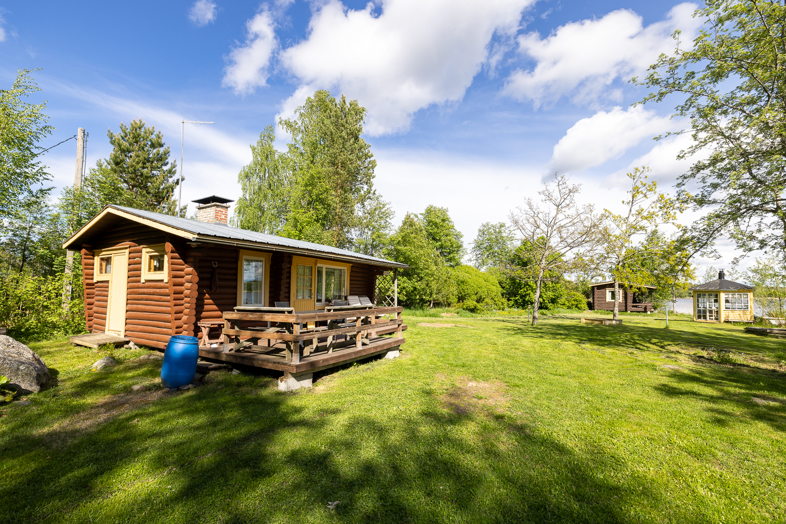 <b>Oxkangar, Gamla hamnsv�gen 43</b>
Sommarstuga 31, bastu 12 m�, tomt 2600 m�