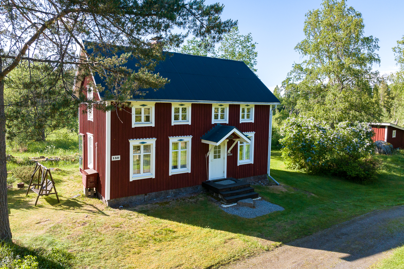 <b>Vr, Bod, Bodholmsvgen 150</b><br />
Fritidshus 90 m, bastubyggnad, tomt 6,7 ha<br />
<b>Visning 29.5 kl 16:00</b>