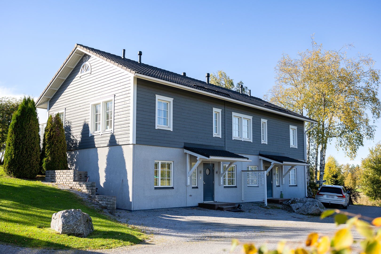 <b>V�r�, R�ki�, Bl�ckhornsgr�nd 3 B2</b>
Parhusl�genhet, 90 m�/ 117 m�, 3r+k+2wc+b+bastu, biltakplats
<b>Visning 25.9 kl 17:00</b>
