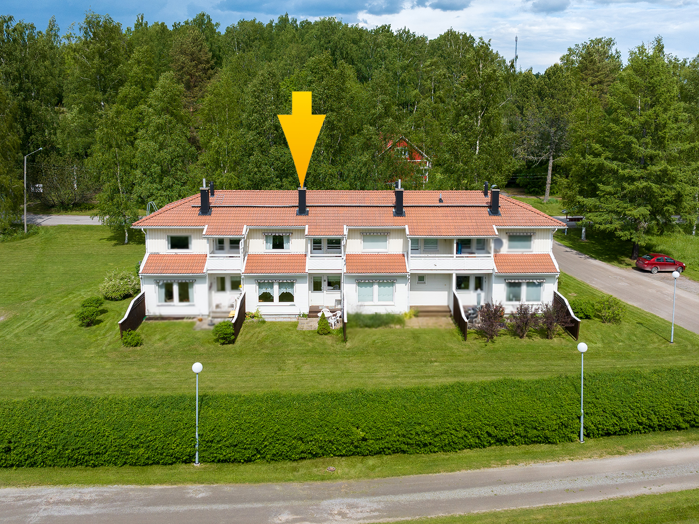<b>V�r� centrum, H�rm�v�gen 13 A 3</b>
4r+k+b+bastu, 83 m�, bilgarage, kallf�rr�d