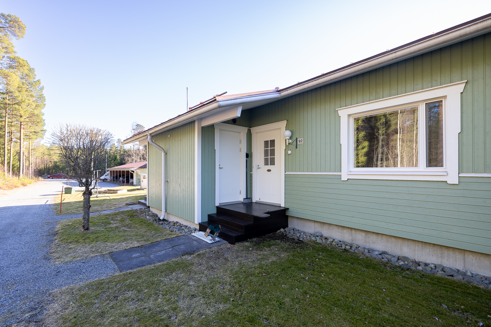 <b>Oravais, Ringv�gen 6 2 B</b>
Radhusl�genhet 60 m�, 2r+k+b+bastu, biltak och f�rr�d.
<b>Visning 18.4 kl 13:00</b>